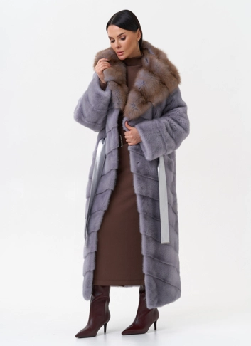 Норковая шуба с капюшоном из меха куницы