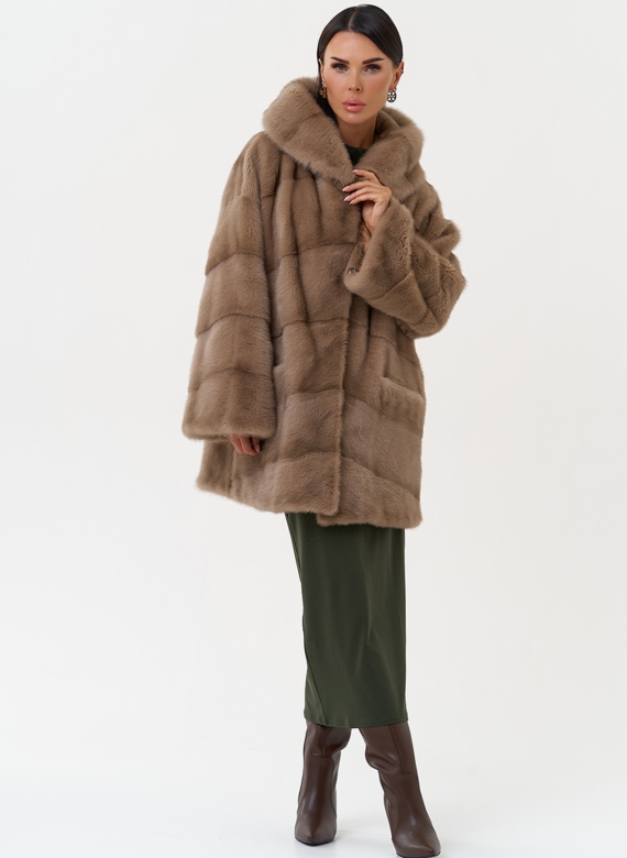 Короткая шуба из норки с капюшоном