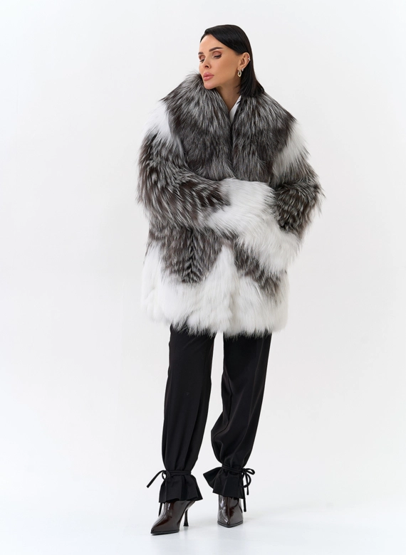 Шуба из меха чернобурой лисы