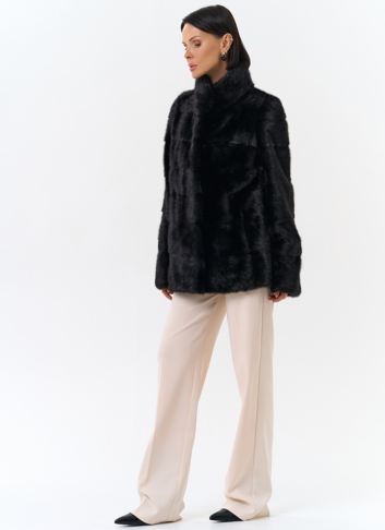 Укороченная норковая шуба с воротником стойкой черного цвета Укороченная норковая шуба с воротником стойкой черного цвета