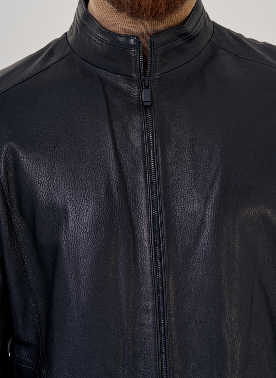 Куртка мужская из натуральной кожи с воротником стойкой 