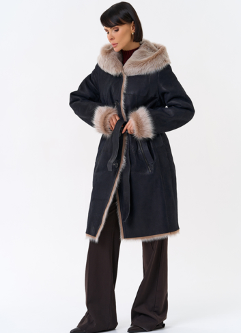 Женская натуральная дубленка с капюшоном