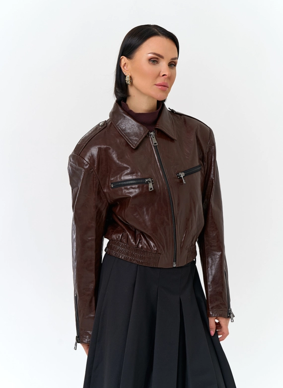 Короткая куртка из натуральной кожи