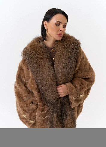 Шуба из норки с отделкой из меха лисы фото