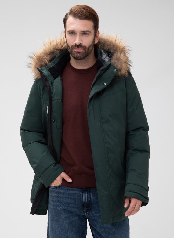 Мужской пуховик с капюшоном из меха енота