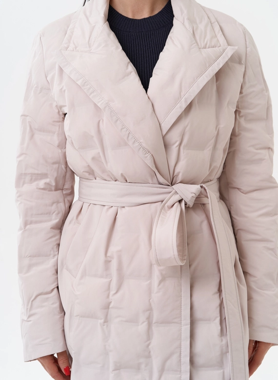 Женское утепленное пальто с английским воротником фото