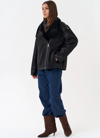 Женская дубленка из эко замши в черном цвете