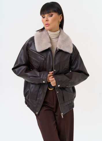 Женская утепленная куртка из эко кожи с воротником из эко меха Женская утепленная куртка из эко кожи с воротником из эко меха