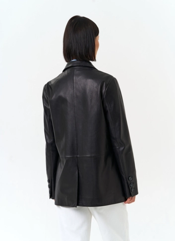 Женский жакет из натуральной кожи