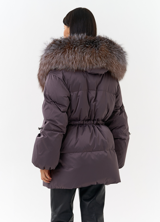 фото Женский пуховик с капюшоном из меха блюфрост модель № 32099